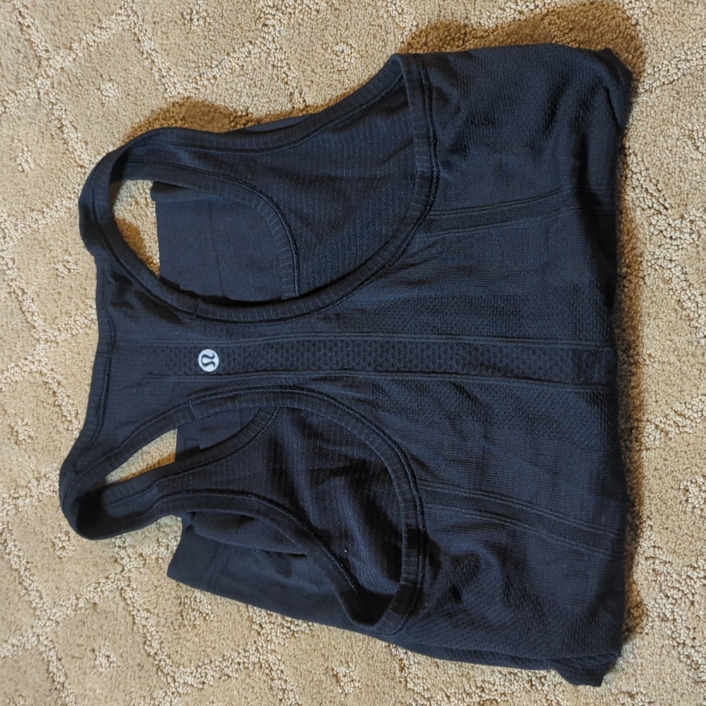 Lululemon black tank